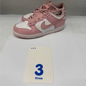 Nike Kids Sneakers in Pink and White